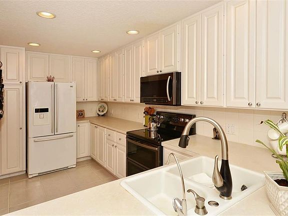 5th image of 7741 Bergamo Ave