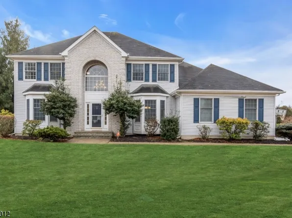 80 Blue Grass Blvd, Branchburg Twp., NJ 08876