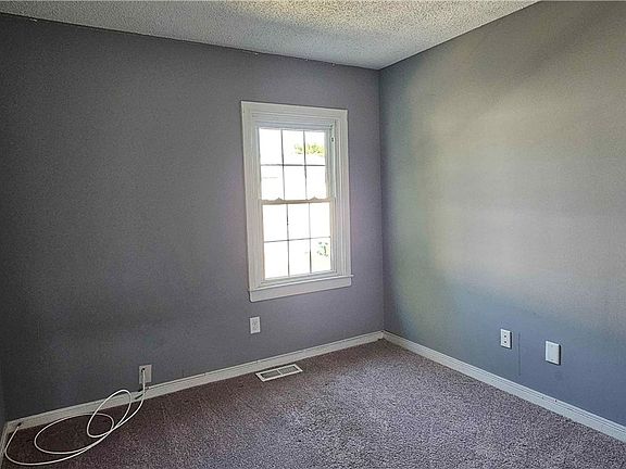 3rd image of 1414 Lakeview Ave