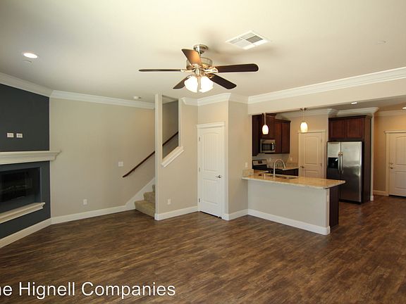 4th image of 2601 Sapphire Ln Unit 4