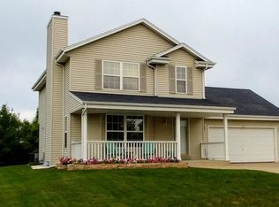 1511 Redtail Dr, Hartford, WI 53027