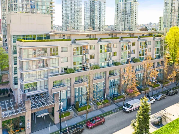 1028 Cambie St, Vancouver, BC V6B 6J5