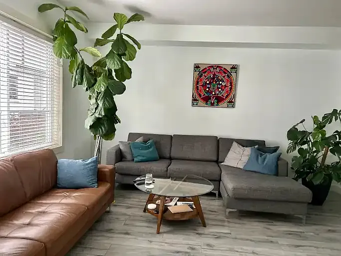 1 bed, 1.0 bath, 325 sqft, $850 — Photo 3