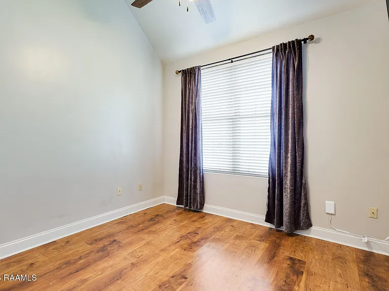 300 Roosevelt St #A — Photo 9