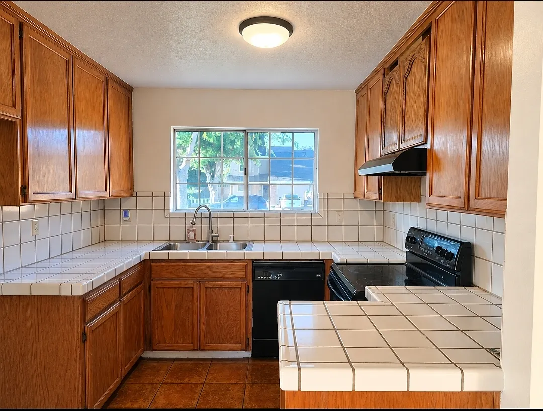 2 bed, 1154 sqft, $2,400 — Photo 2