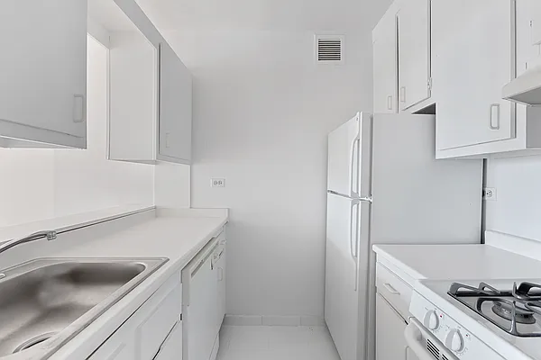 Rented by Byson Real Estate Company | media 16