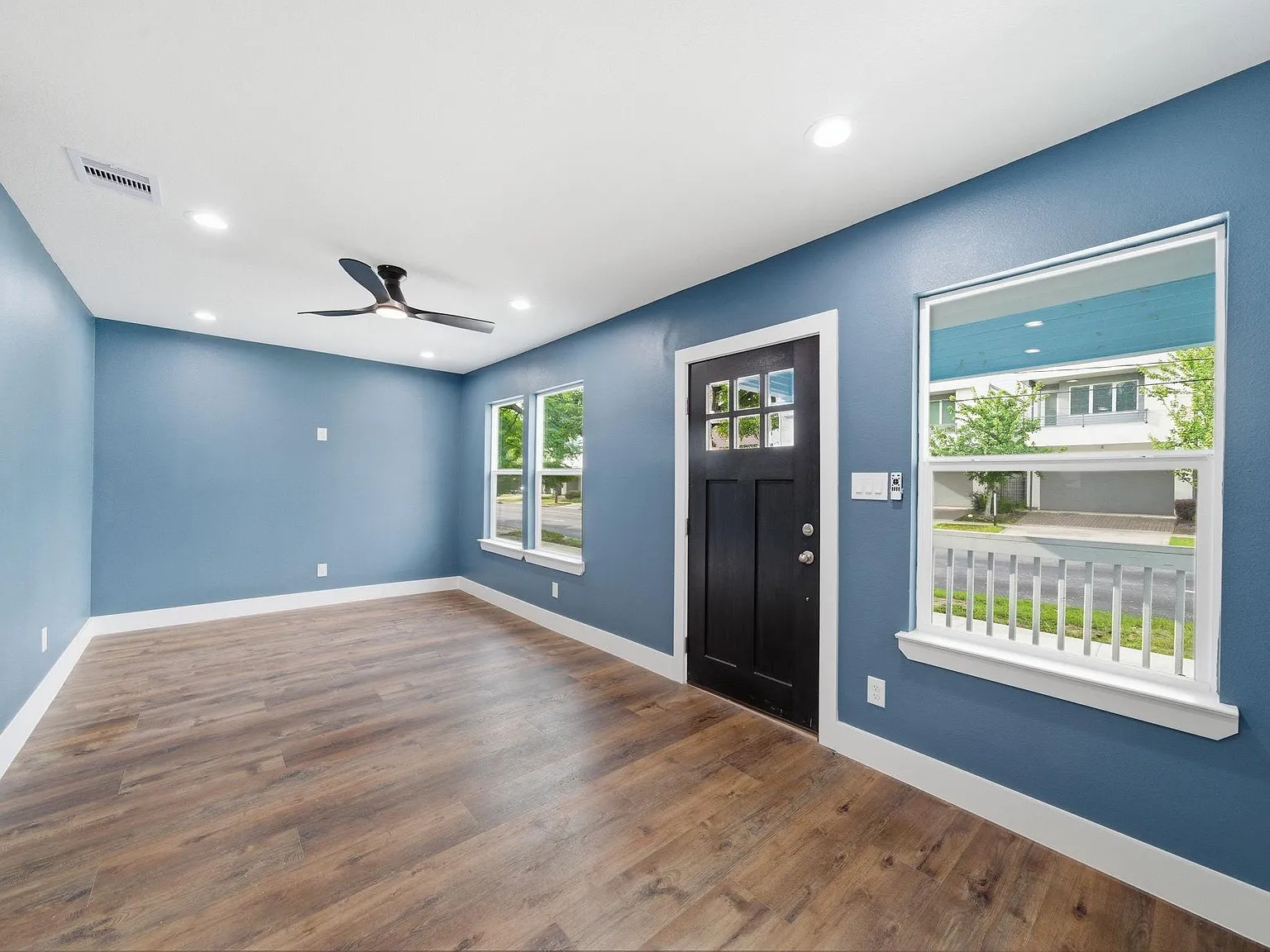 2 bed, 1.0 bath, 936 sqft, $3,100 — Photo 4