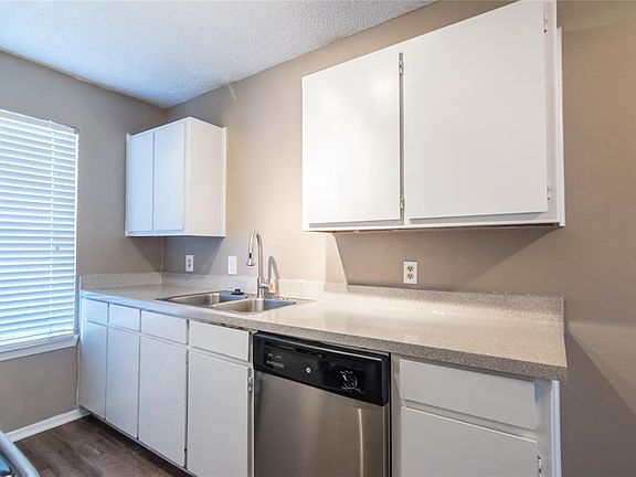2nd image of 5121 Donnelly Ave #2