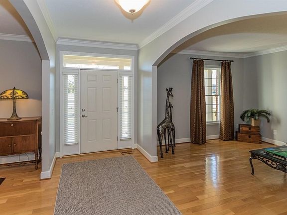 3rd image of 11298 Golden Bear Way