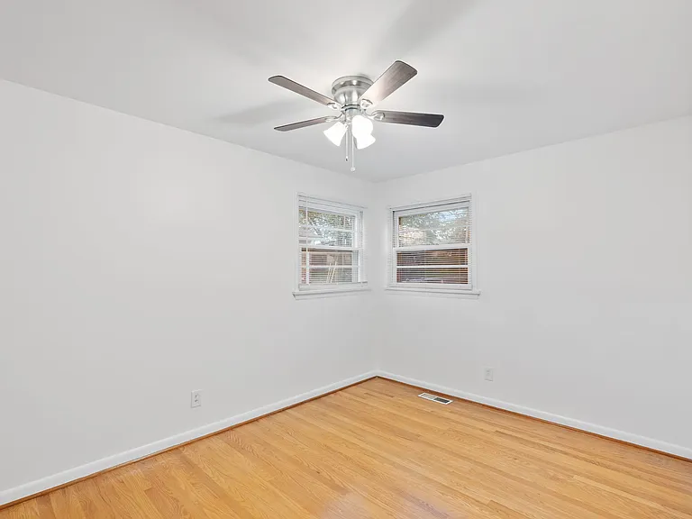1555 Zurich Dr — Photo 22