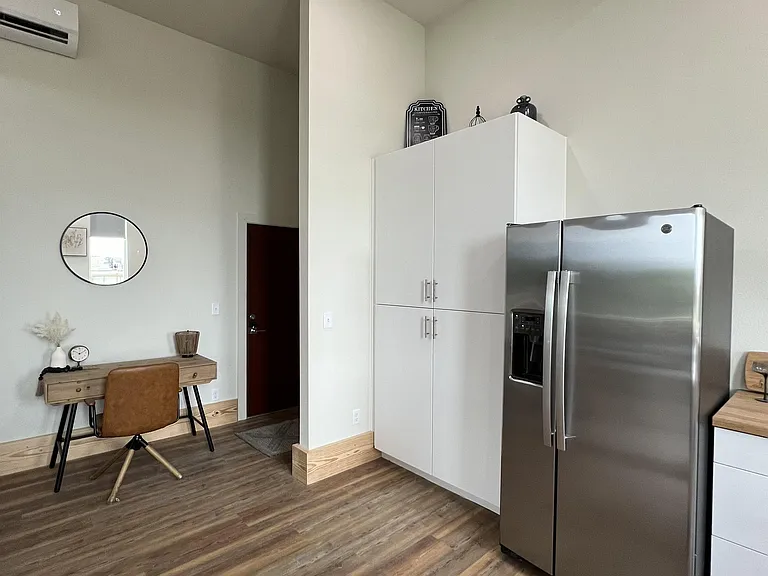 501 N Main St #203 — Photo 6