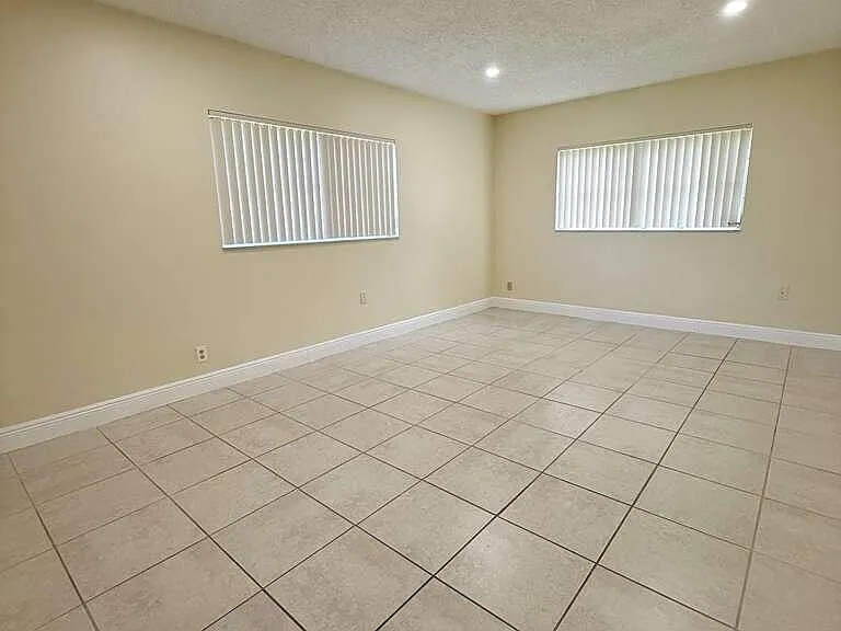 1918 Palmland Dr #2 — Photo 4
