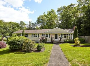 30 Glen Spring Dr, Trumbull, CT 06611
