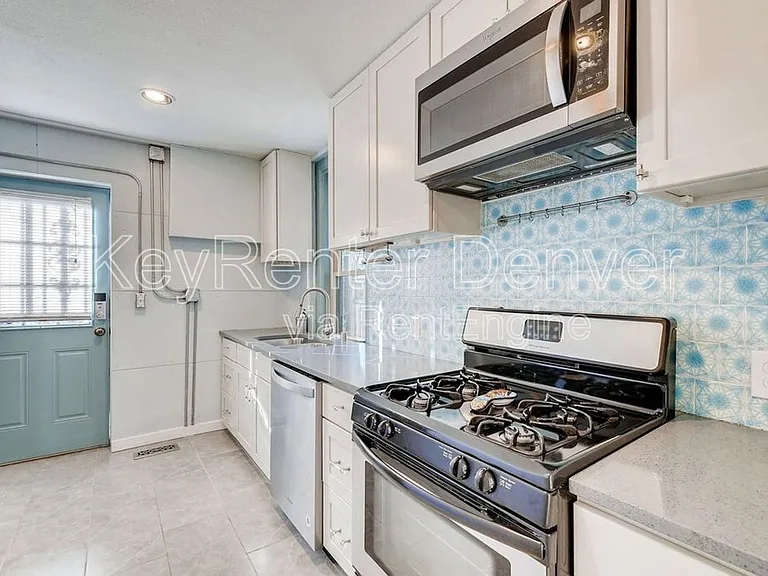 3341 Lawrence St — Photo 4