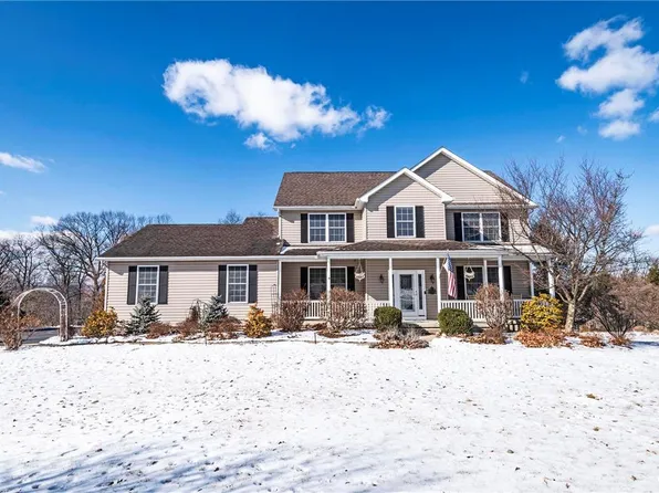 50 Thoroughbred Ct, Bangor, PA 18013