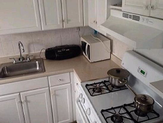 2nd image of 93-15 Eldert Ln