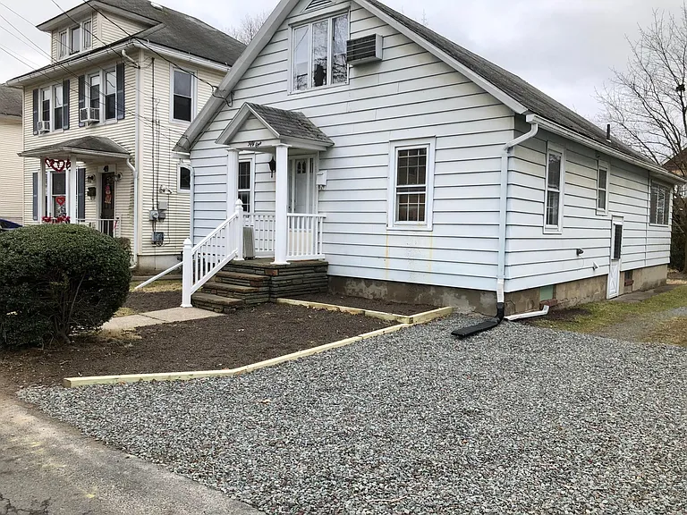 51 Lacoe St — Photo 12