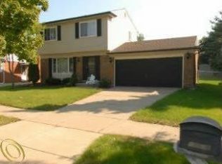 22341 Foxcroft St, Woodhaven, MI