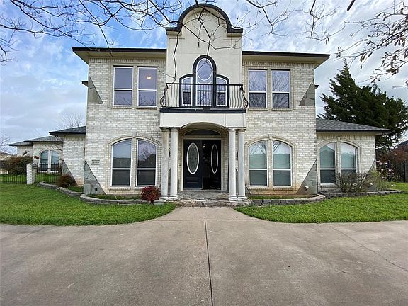 2nd image of 2515 Sweeping Meadows Ln