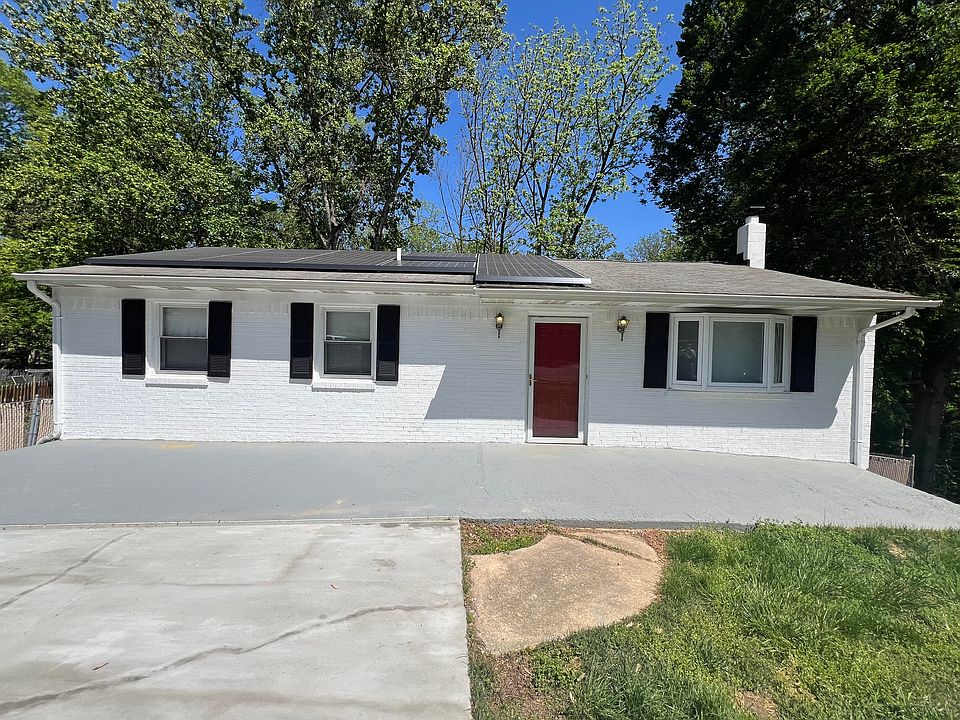 1st image of 903 Park Ter