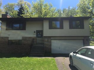 2664 Hawthorne Ave E, Maplewood, MN 55119