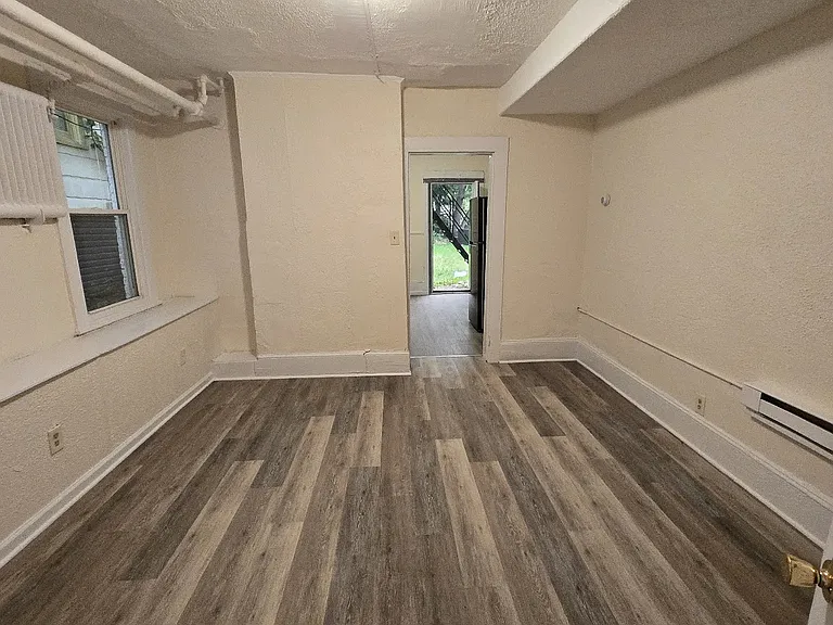 144 Montgomery St #1B — Photo 5