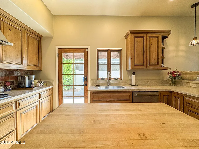 325 W Campbell Ave — Photo 16