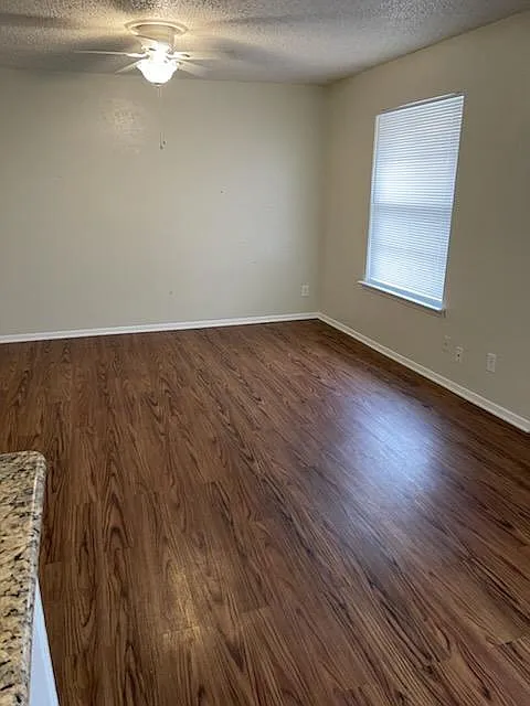 2 bed, 1.5 bath, 1000 sqft, $1,480 — Photo 4