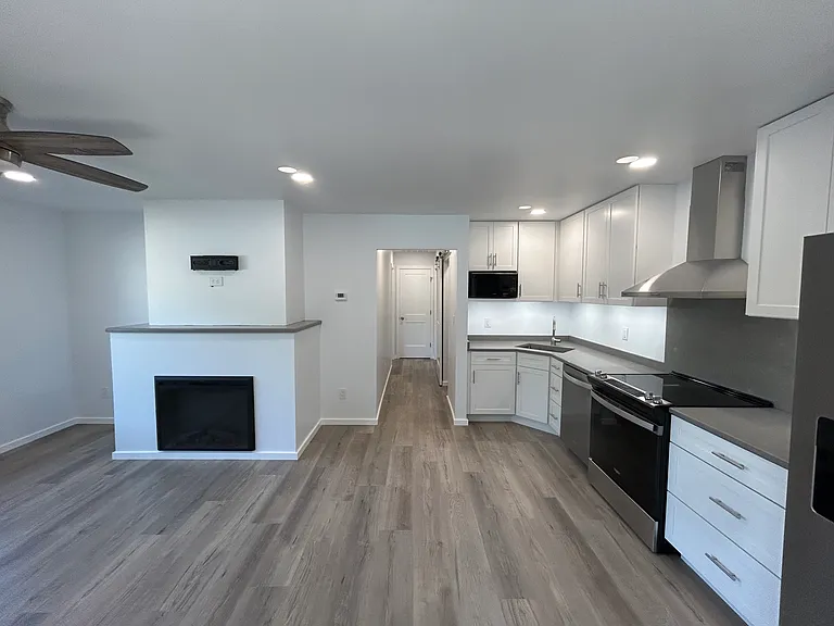 1550 NW Van Buren Ave — Photo 3