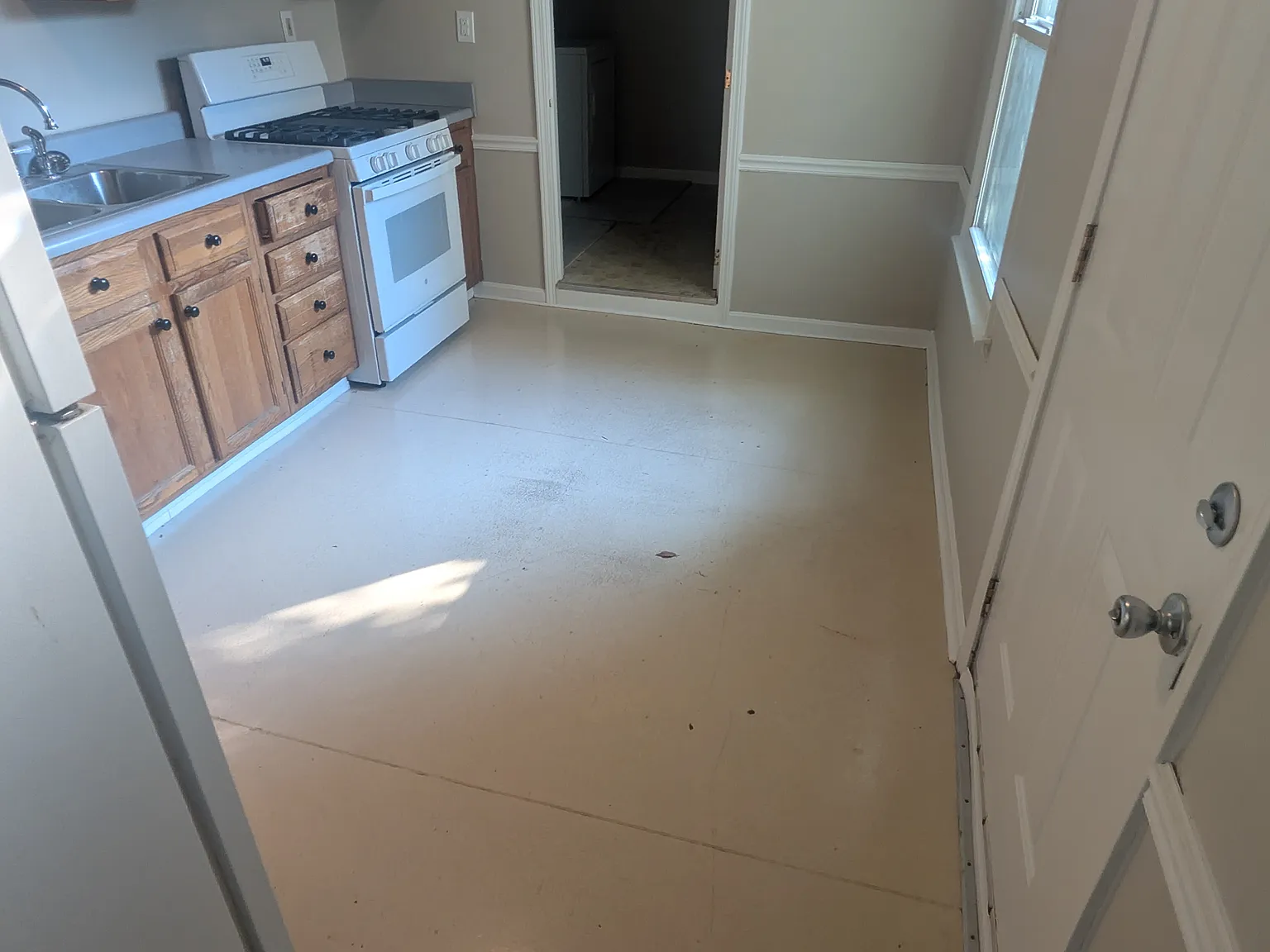 2 bed, 1100 sqft, $1,250 — Photo 4