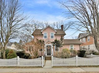 17 Chestnut St, Red Bank, NJ 07701