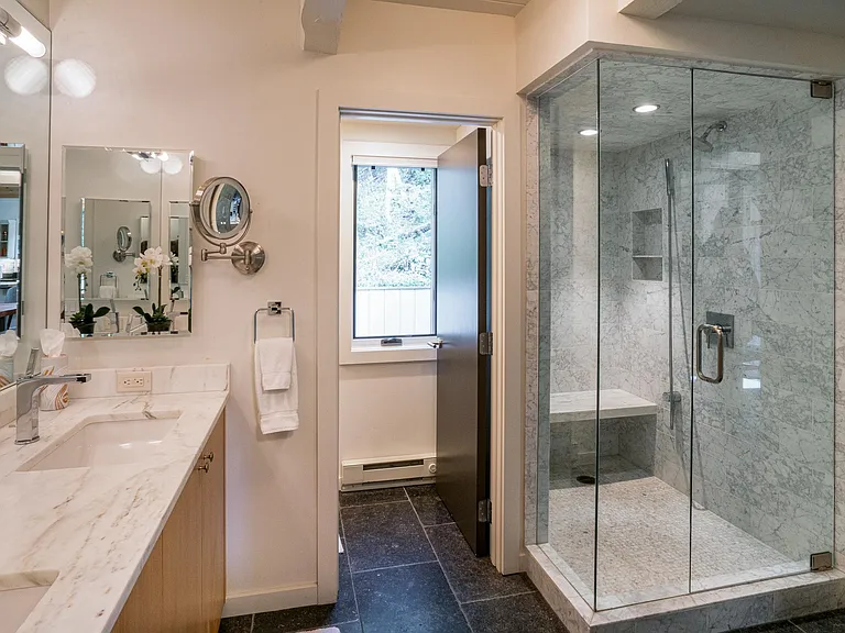 100 Mountain Laurel Ct — Photo 9