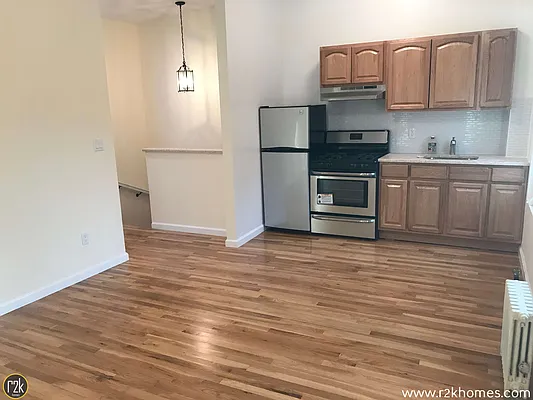 Rented by Realty 2000 Corp | media 5