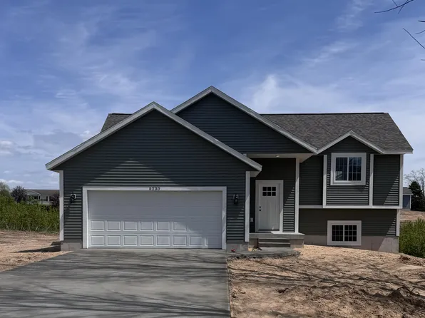 5230 S Columbine Ln, Fremont, MI 49412