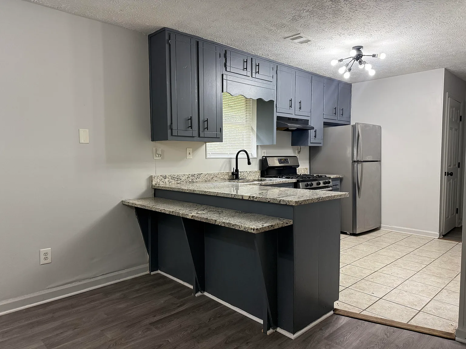 2 bed, 1200 sqft, $1,499 — Photo 3