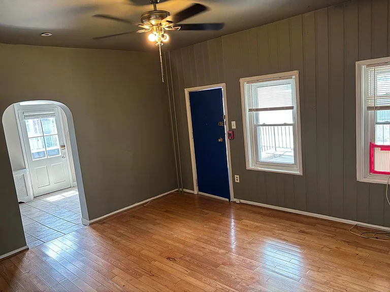 213 Green Ln — Photo 15