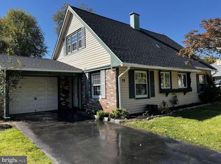 38 Paddock Ln, Willingboro, NJ 08046