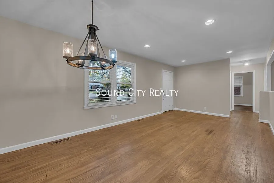 4 bed/2 bath all brick ranch home!! Private backyard - Pet friendly!! Available August 2026 — Photo 4