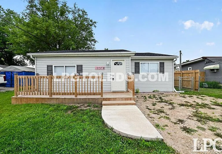 12378 Lincoln Blvd — Photo 1