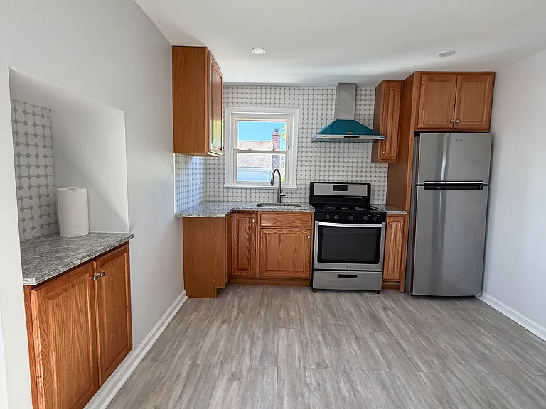 69 La Salle Ave #2 — Photo 5