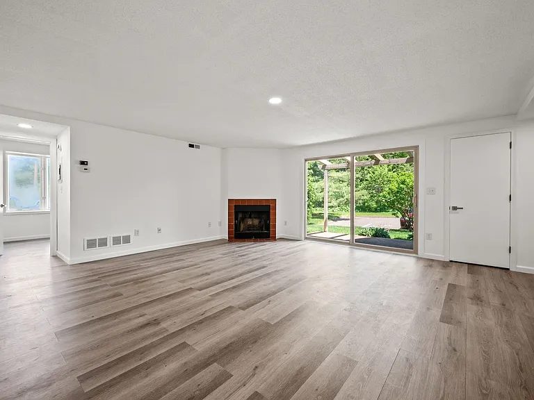 20 Little Oak Ln #20 — Photo 7