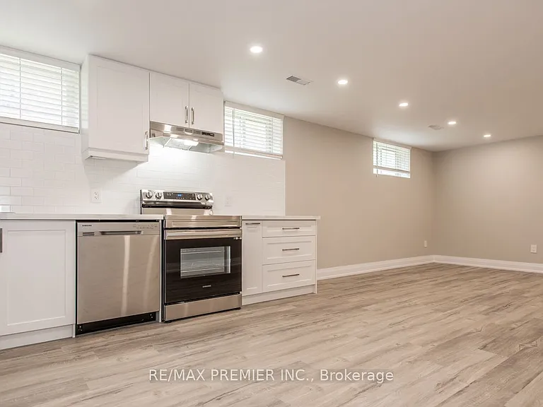 569 Roding St #BASEMENT — Photo 3