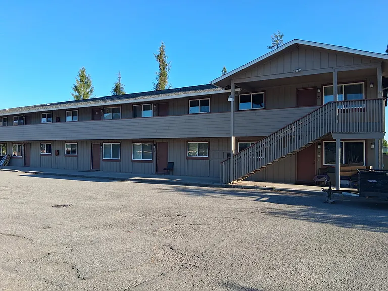 402 E King Ave #14 — Photo 2