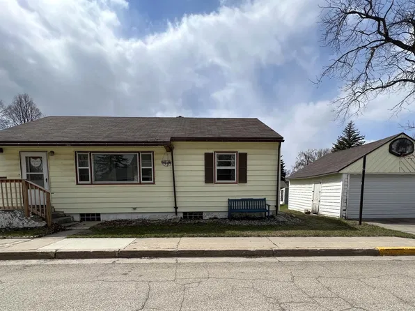 1229 5th St, Brookings, SD 57006