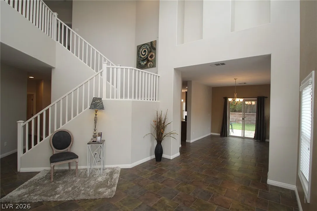 4 bed, 2.5 bath, 3116 sqft, $2,990 — Photo 4