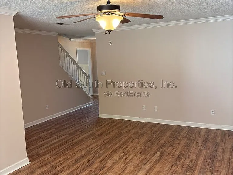 3111 Leesburg Sq — Photo 7