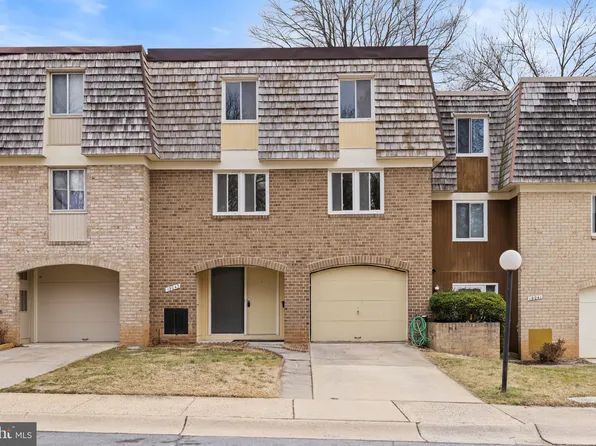 19043 Capehart Dr, Montgomery Village, MD 20886