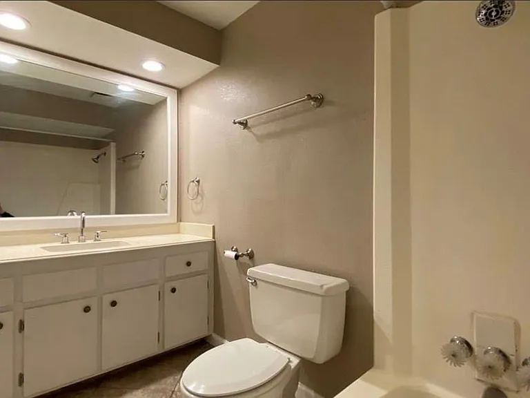 800 N San Jacinto St #201 — Photo 10