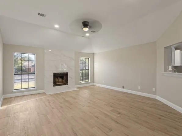 1129 Harvest Hill Ln, Lancaster, TX 75146