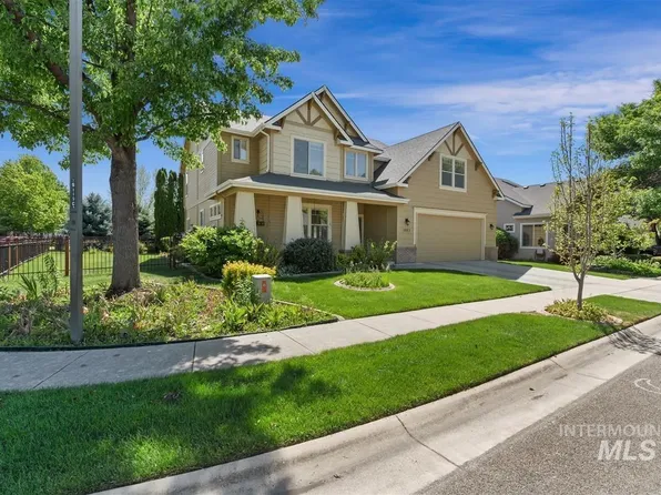1083 E Legacy View Dr, Meridian, ID 83646